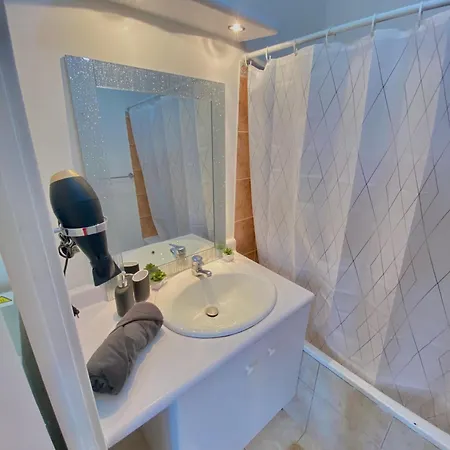 Cozy Riverfront Living, 5-Min Walk To Riverside Train Neuilly-Plaisance Buitenkant foto