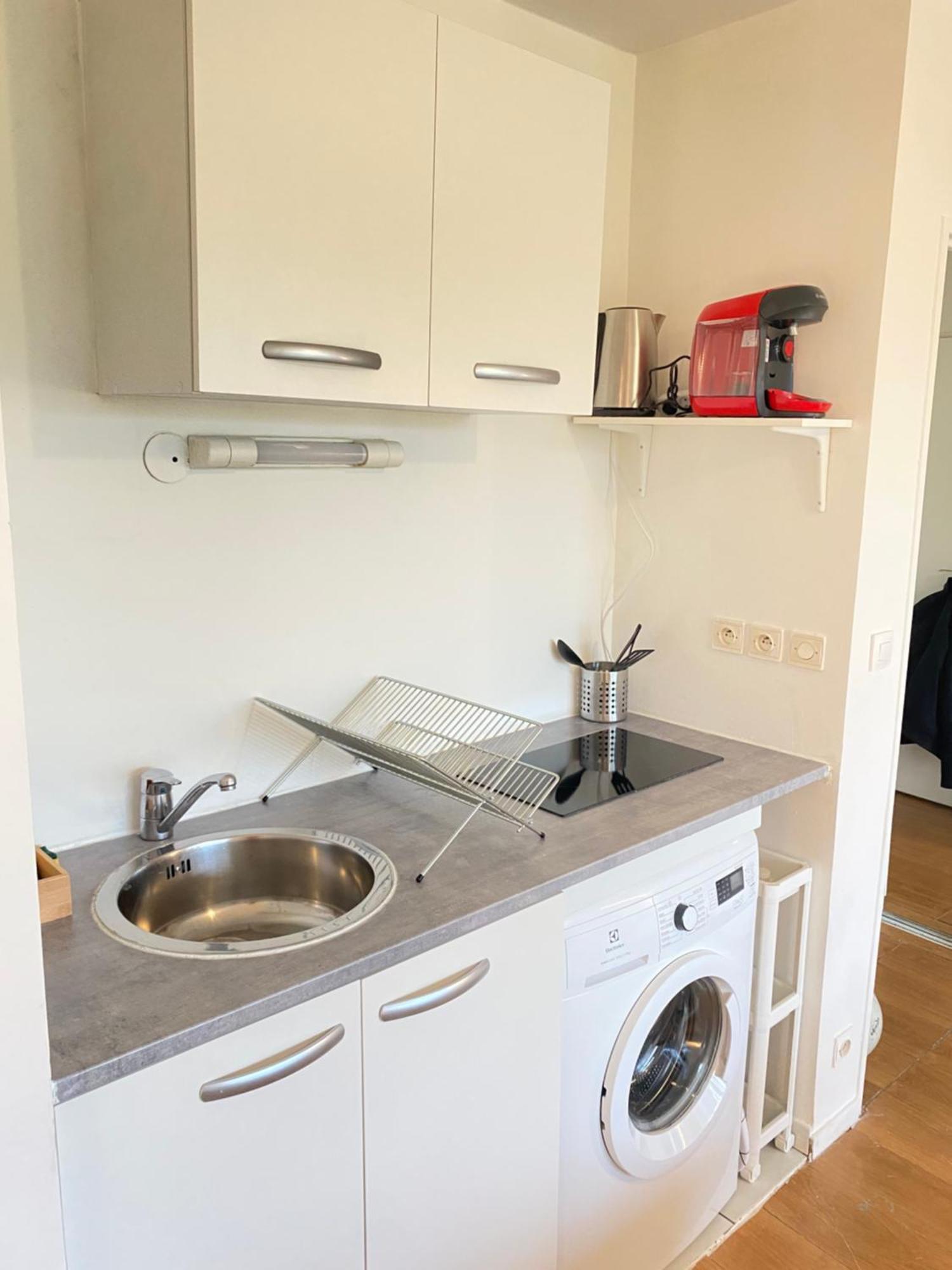 Cozy Riverfront Living, 5-min Walk To Riverside Train *